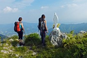 52 Alla Madonnina di vetta ...